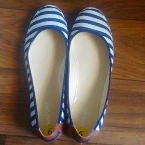 Nine West size 9 so cute dark blue and white stripes very gently worn